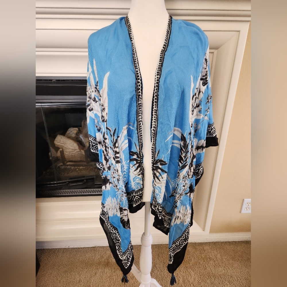 Floral Blue Women's Coverup/Shawl Wrap/Swimsuit Topper -NWOT